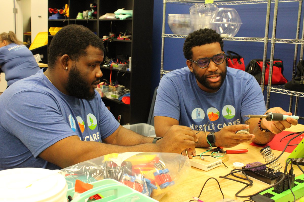 replayforkids's tweet image. We&apos;re thrilled to be working with @NestleUSA today adapting toys at our Creative Space! Follow #NestleinTheNeighborhood and #NestleCares for updates!