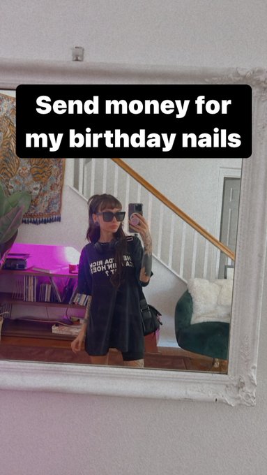 I&rsquo;ll be back on cam after my nail appointment https://t.co/RwxESkwEGt