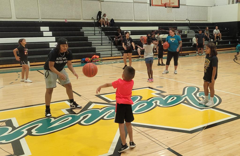 dcarmstrong22's tweet photo. Lady Jags Basketball players coaching up our future hoop stars in our all sports camps today 🏀
#GoJags
@Coachbru3 
@JacobNunez27 
@MolinaGirlsHoop https://t.co/zI9zuG5lFP