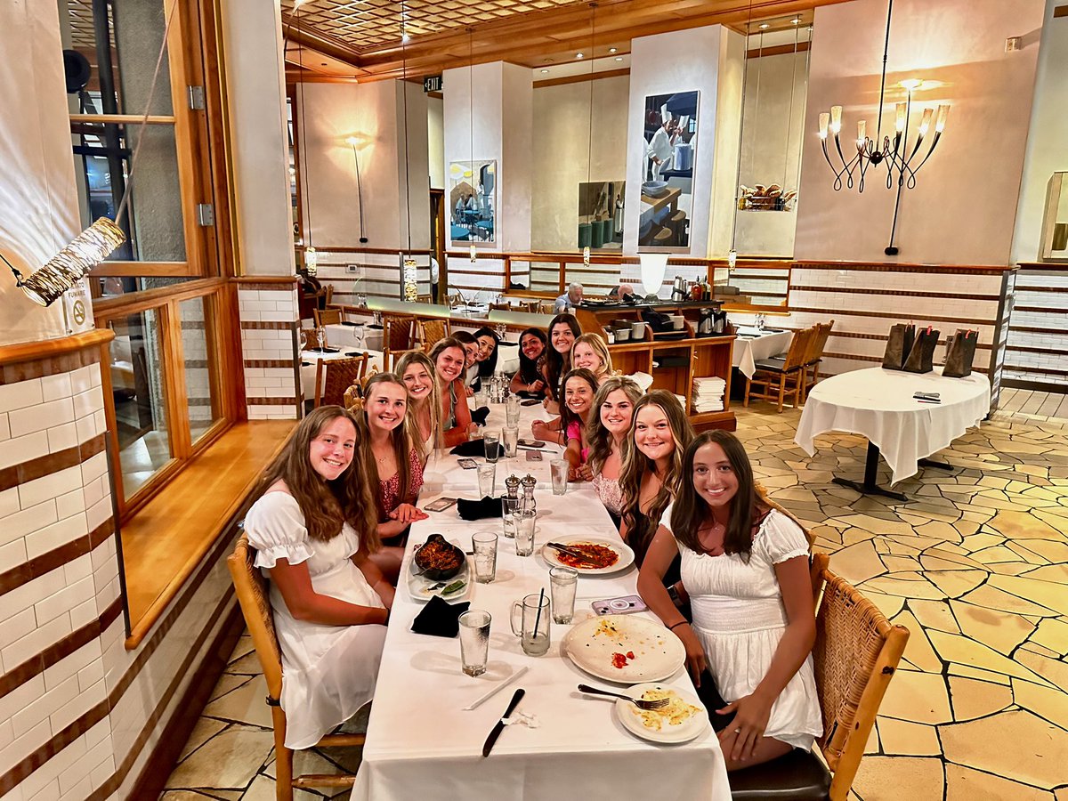 Bandits Fell to BSC Bengals 3-4 after battling through 4 loser bracket games. We are so proud of their work ethic, drive but more importantly the amazing young women they are. Going 29-6 for the summer season is a lot to be proud of. 💪🏻🧡🖤