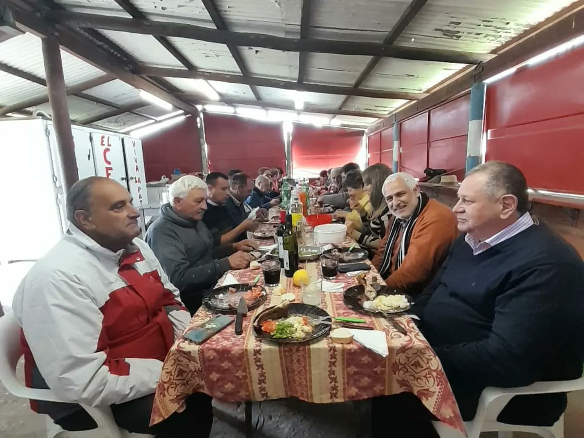 fabianrogelER's tweet photo. SEREMOS GOBIERNO EN LA COMUNA DE LUCAS NORTE. 

https://t.co/c87bKI8BpN https://t.co/jydtYdkCBz