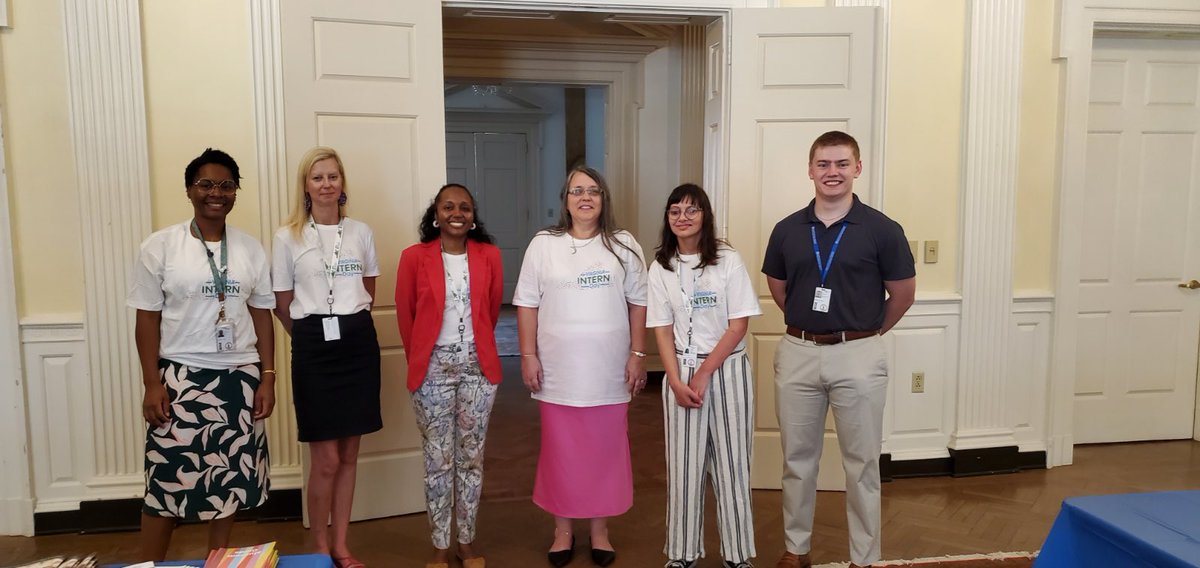 VirginiaTOPorg's tweet photo. We had such a great time at the @vmfamuseum that we had to share more photos from our Virginia intern day event #VTOP #virginiatalent #virginiaopportunity #VirginiaInternDay #VTOP #VID#NID
#VirginiaInternDay #VirginiaInterns #NationalInternDay #VirginiaInterns #interns https://t.co/8e1WxV2G01