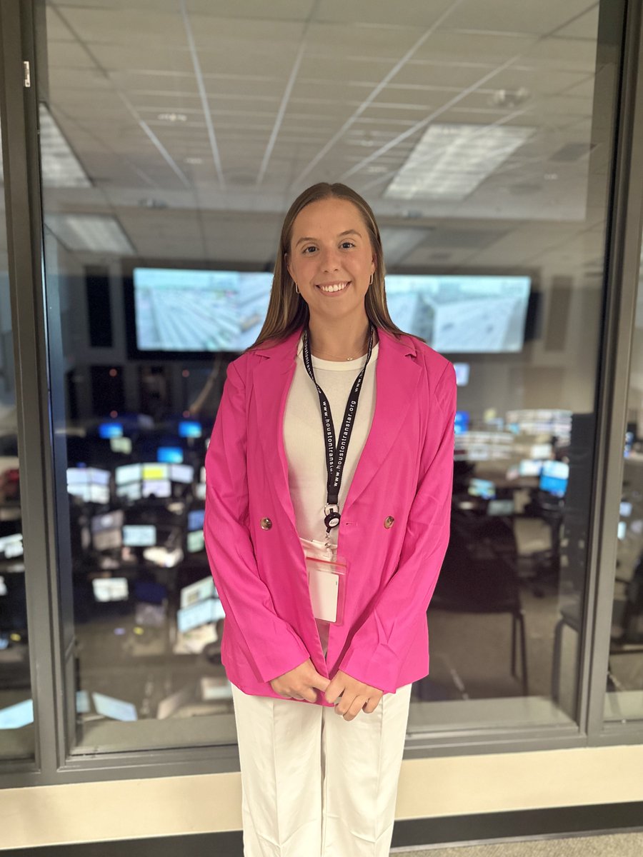 houstontranstar's tweet photo. Happy #NationalInternDay! We want to give a shoutout to our awesome summer intern, Darby Vrba! 🥳

We're grateful for her hard work the past few months performing essential communications tasks! Thank you @HireHOUYouth for setting up such a great opportunity for young students. https://t.co/SvfCR6UTkG