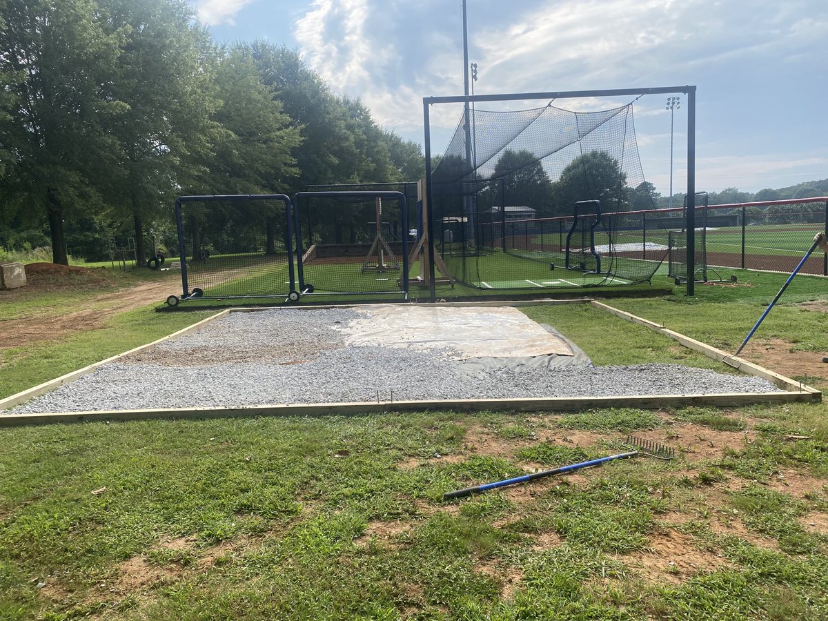 NWSCC_Baseball's tweet photo. New work area for our pitchers⚾️Thank you for the help. @WilliamParkerW2, ⁦@caleb14davis⁩ @Preston58235716, ⁦@Alwhite36⁩ @DevinWord2  ⁦@Bankslangston2⁩ ⁦@thorpe_grayson⁩ https://t.co/6wqkVSpwwV