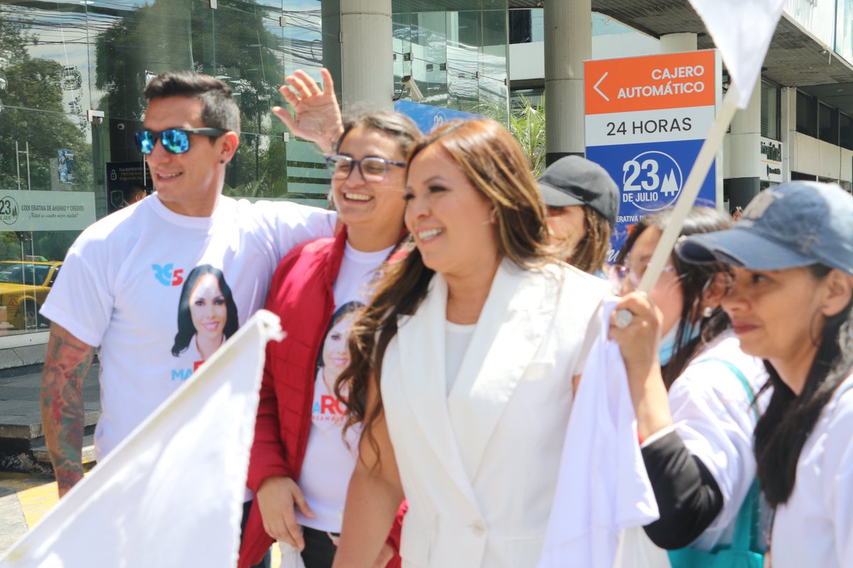 LedyZunigaRC's tweet image. Voto a voto, vamos juntos y juntas
 a recuperar la Patria 🇪🇨💪🏻
#LuisaPresidenta #ElPoderRegresaAlPueblo 
#QuitoCentroNorte