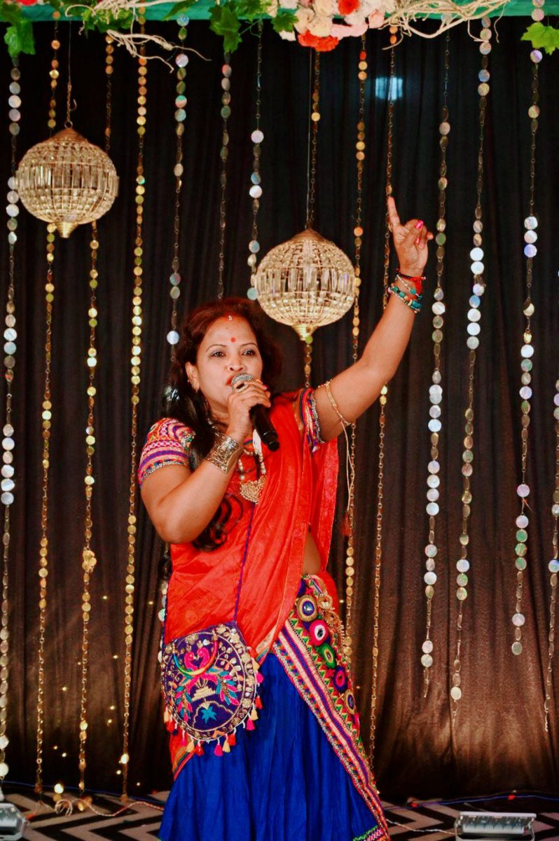दुआ करो कि हम सलामत रहे ये चिराग कई आॅधियों से टकराने के बाद भी नहीं बुझी और किसी तूफान में भी ये औकात  नहीं  कि हमें बुझा सके हम वो जमीं है जो बंजर में भी अनाज पैदा करने की ताकत रखते है.नहीं चाहिए वो राष्ट्रपति और राज्यपाल का पदेन जिसकी सीढ़ियाॅ बैशाखी से चढ़ती हो ।