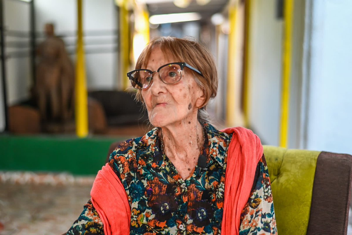 NoticieroSLV's tweet photo. La directora y fundadora de la Fundación Ballet de El Salvador, Alcira Alonso, falleció a sus 95 años.  

La maestra Alcira Alonso deja un gran legado para la danza y la cultura del país y la región centroamericana, presente en sus más de 60 años de trabajo reflejado en la Compañía Ballet de El Salvador y la Escuela de la Fundación Ballet de El Salvador.