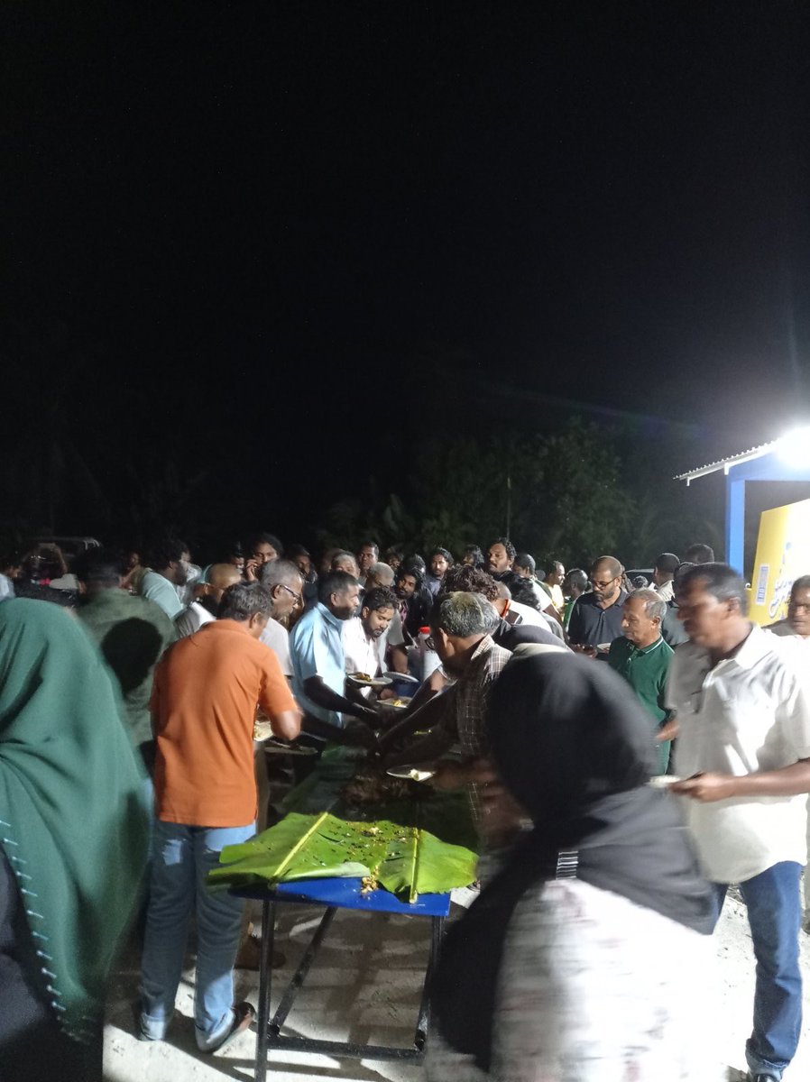 MDP ge candidate Raees <a href="/ibusolih/">Ibrahim Mohamed Solih</a> ge campaign harakaaii thah laamu gamuga feshigen kuriah. 
MDP dhaanee kuriah.
#UfaaveriAmaanRaajje #Ibu2023 #MDP