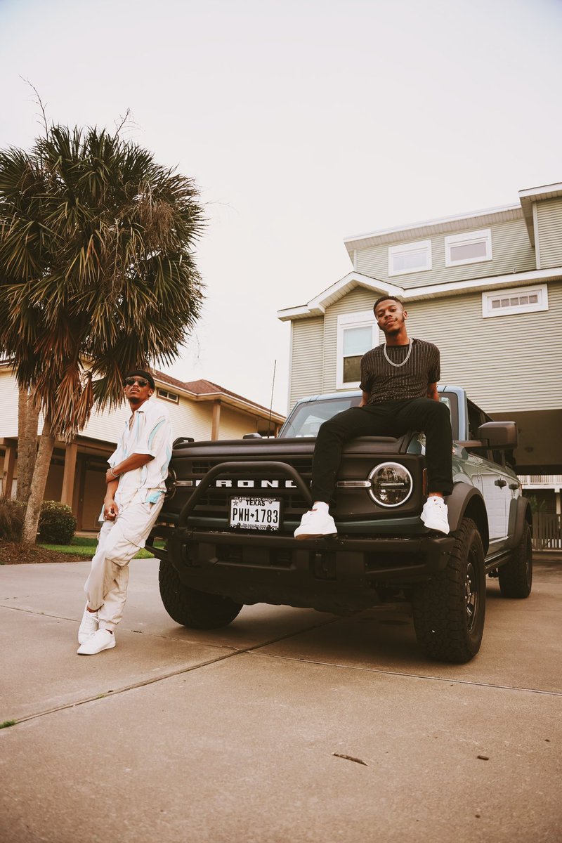 JalenFryer's tweet photo. just cruisin’ 🤎💫 https://t.co/lDrej9zaa2