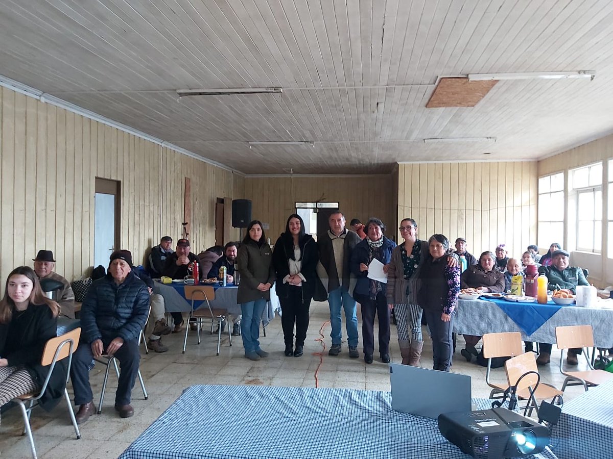 La Subdirectora Nacional Sur de #CONADI, Carmen Gloria Oñate, participó en Trawün ("reunión") con clubes de adultos mayores que integran personas #mapuche de Teodoro Schmidt, junto a <a href="/SenamaAraucania/">SENAMA La Araucanía</a> y el municipio local #CONADI30años #LeyIndígena30años