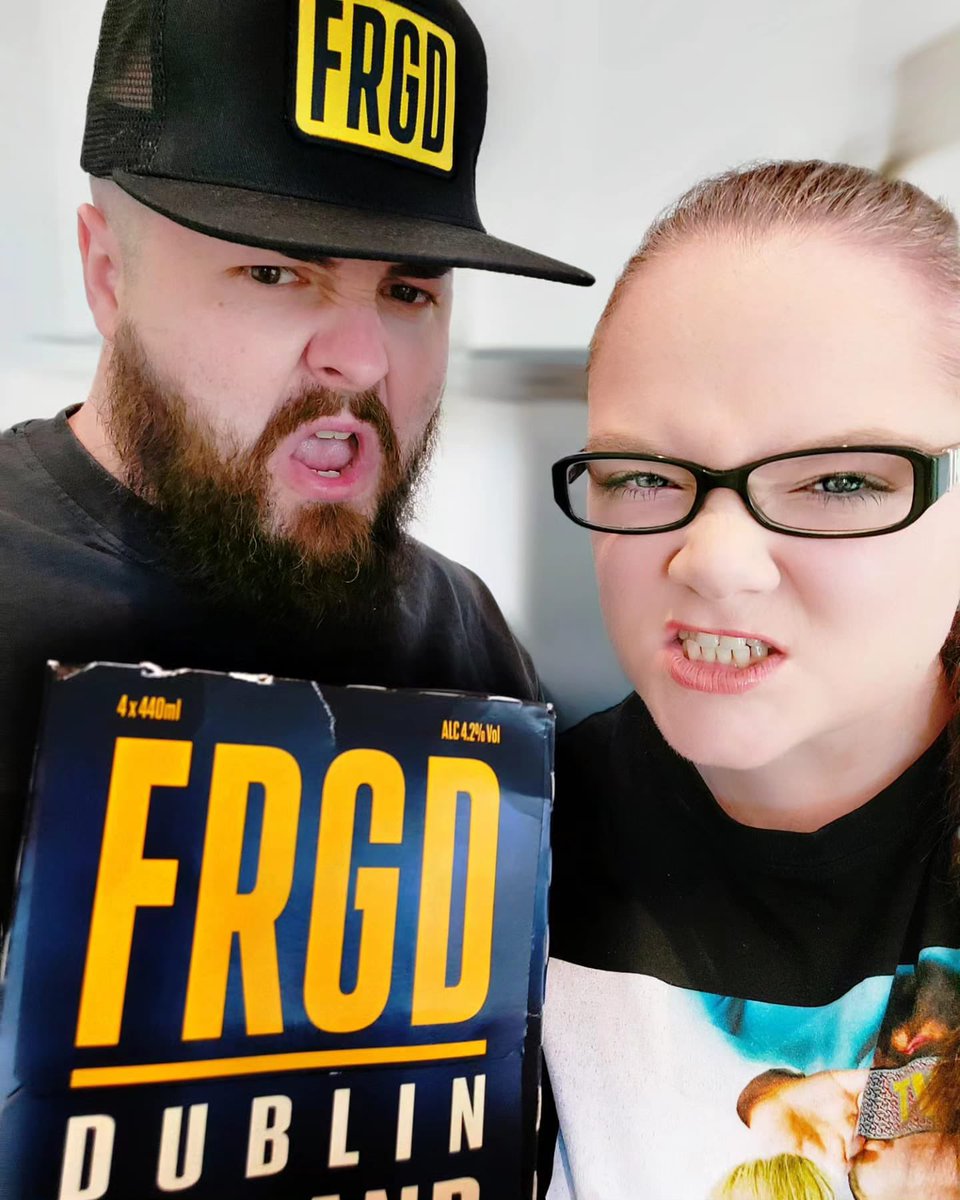 Unstable_tv's tweet photo. Got some goodies send out to us from @ForgedStout and @TheNotoriousMMA thanks so much ❤️❤️
Taste test and try of the new Forged a Irish Stout coming soon, keep your eyes peeled 👀 😍🇮🇪⚔️☘️
#frgd #conormcgregor #treats https://t.co/QiBhHkHzXC