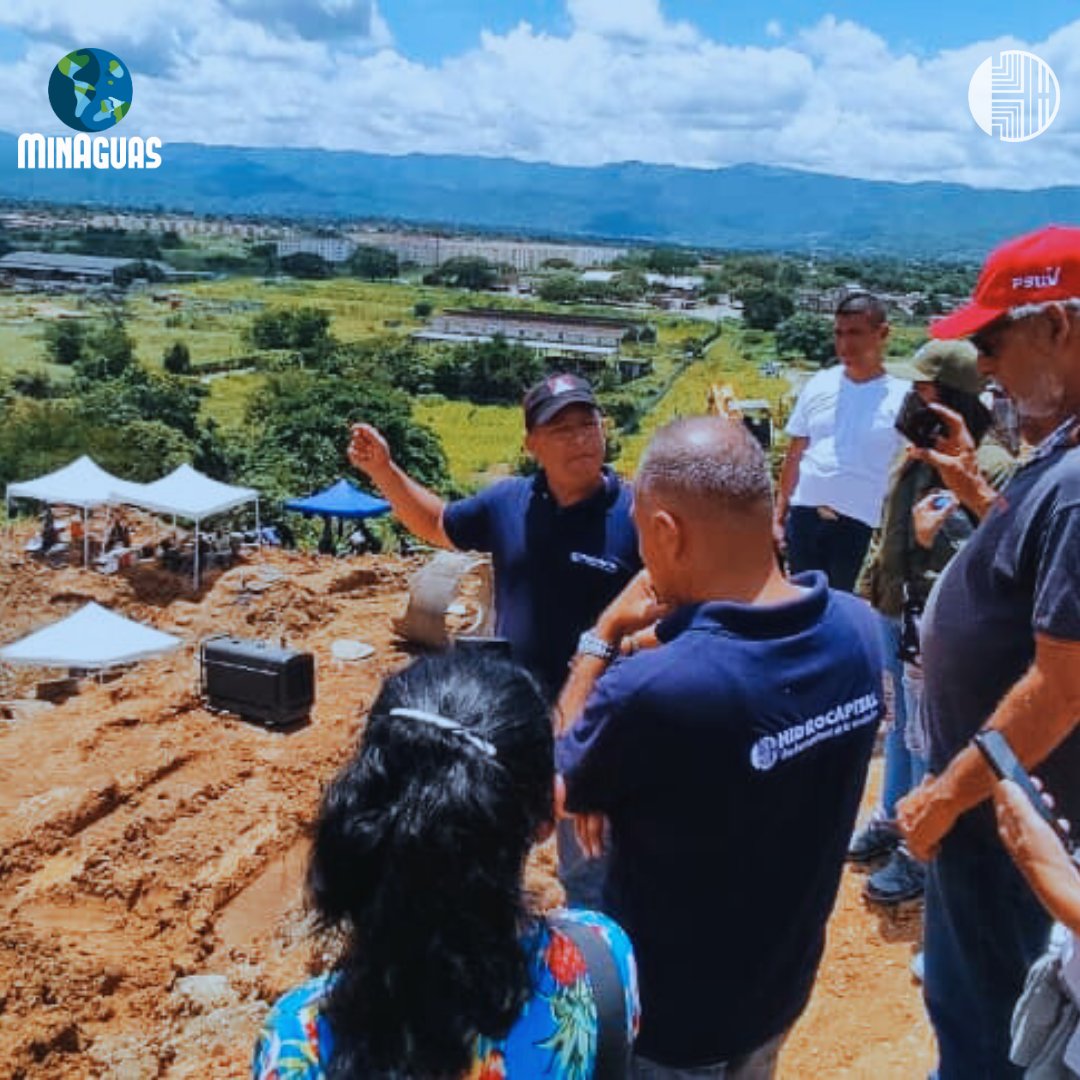 hidroven_ve's tweet photo. #EsNoticia Voceros del poder popular fueron garantes de los trabajos que realiza Hidrocapital en la tubería de 72" del Sistema Tuy IIen el sector Las Carolinas, Carretera La Raiza, municipio Independencia del estado Miranda @NicolasMaduro @RMarcoTorres @harolclemente https://t.co/H5QAGMBNpJ