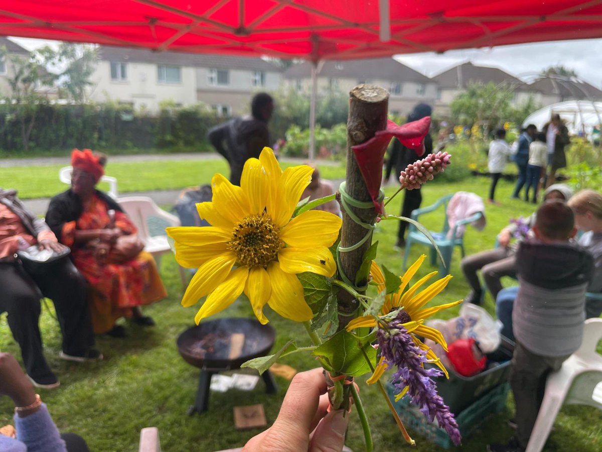 Northern_LilyGM's tweet photo. We’ve had lots of fun at our weekly forest school session at #GROWE 🌱
Teaching children how to have fun in nature with scavenger hunts, fire lighting, making natural cordage bracelets and journey sticks 💚
#forestschool #learning #nature #oldhamhour https://t.co/nUcWxXx0k4
