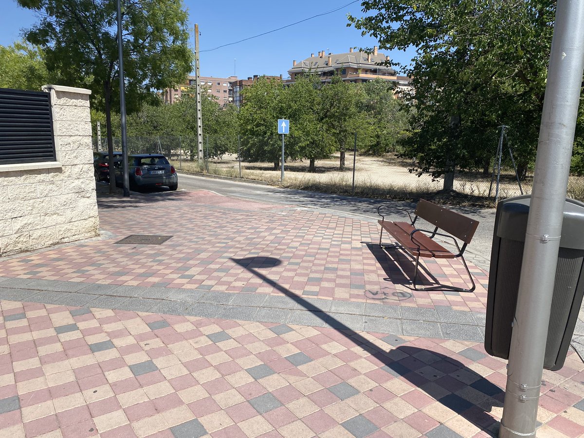 ArbolMesa's tweet photo. Hoy de #Madrid nos quedamos con el Urbanismo feroz ¿y los árboles? https://t.co/pTDvsaBnXZ