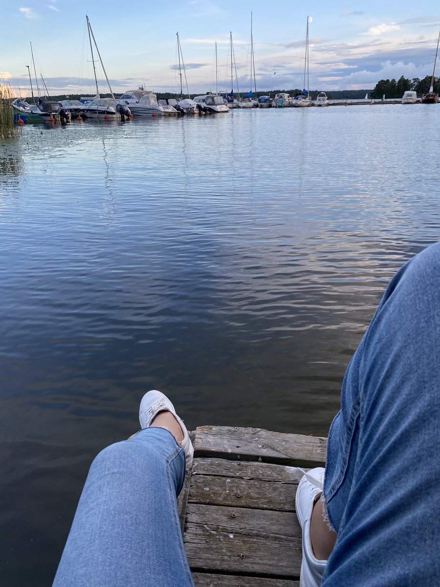 AdvokattenGrabb's tweet photo. Kvällspromenad 🩵💙💜🧡 https://t.co/SnYP8O1QAU