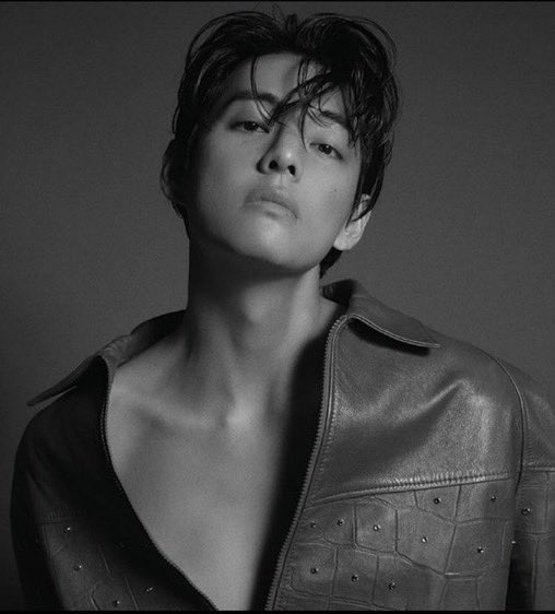 woogasquad5's tweet photo. This Taehyung                   This SeoJoon! https://t.co/OjqCnwqkQS