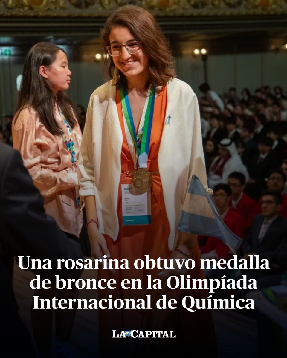 lacapital's tweet photo. 🤩🥰 Se trata de Melany Algarbe, tiene 19 años, hizo la secundaria en la Técnica N° 469 y fue premiada en una competencia en Suiza.

💪 La foto con la medalla de bronce y una sonrisa generosa que le ocupa casi todo el rostro lo dice todo. Después de cuatro años de competiciones y premios, la de Suiza fue la última olimpíada en la que participa. 

🗨 “Fue una locura toda la experiencia de Suiza. Era la primera vez que viajaba en avión, conocer otro país y chicos de otras culturas fue muy impactante. Queríamos representar al país de la mejor manera posible y cuando en la ceremonia dijeron nuestros nombres fue un momento de mucha emoción”, cuenta Melany, que fue la única mujer que representó al país en el certamen de Zúrich.

→ https://t.co/gd6VlcU9kc
Por: Matías Loja