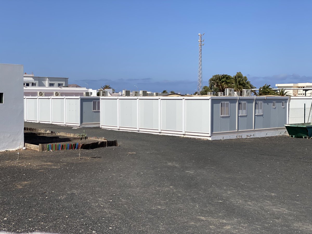 Visita a Lanzarote para el traspaso de poderes de la anterior responsable de @EducacionCan Manuela de Armas; y abordar con el alcalde de Arrecife <a href="/yonathandeleon_/">Yonathan de León</a> el proyecto para eliminar las aulas modulares del CEIP Los Geranios