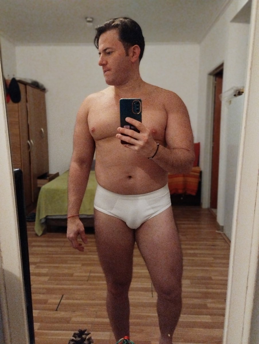 NTovarq's tweet photo. Hola, señores. #bear https://t.co/f6N3Lv7ifO