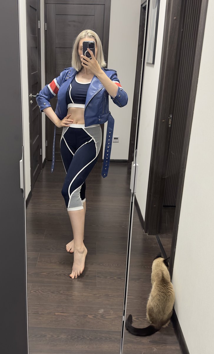 purple_kriss's tweet photo. 🤜 https://t.co/vGMauclqTB