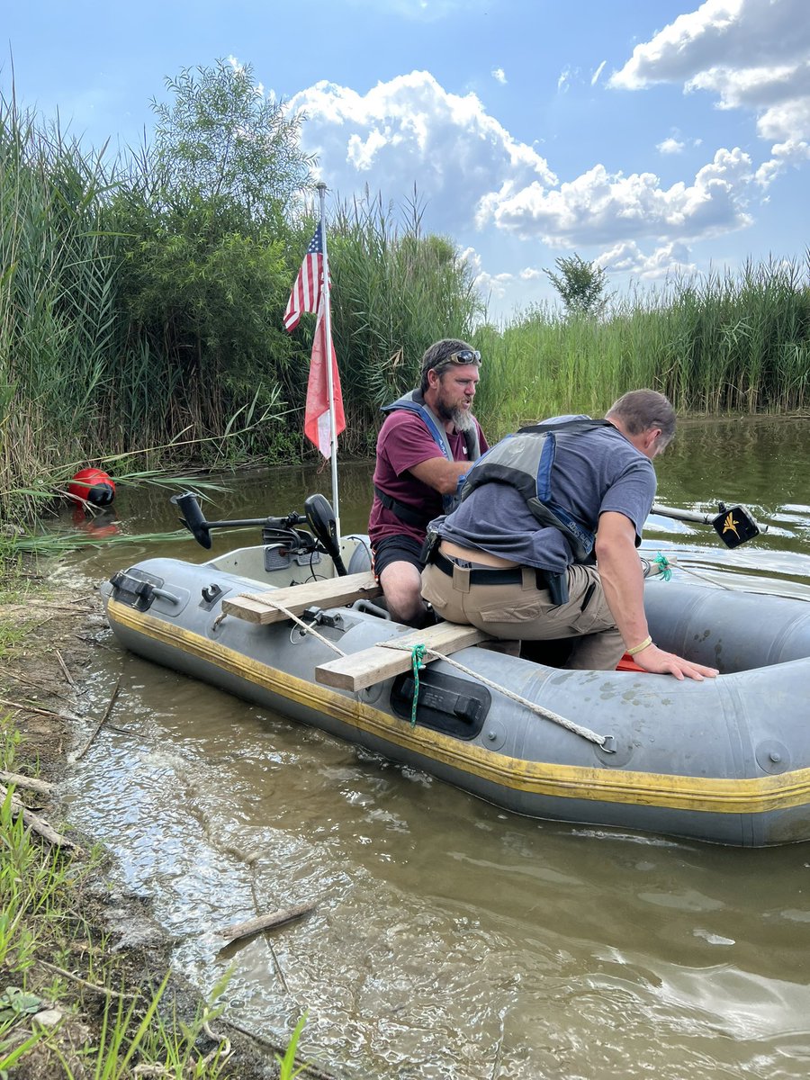LaurenLee_915's tweet photo. Right now, @ElaneGarci63925 is searching for her daughter #AndiWagner in a creek beside Kansas Rd in Evansville, IN. 

She just shared the below video and photos to her followers. I am resharing with her permission, because everyone needs to see what this mother is going through right now. This is the raw, gritty reality for one mother today. She is literally covered in mud, wading through dirty water beside railroad tracks to find her missing daughter. She even lost her glasses in the search. She moved states to find Andi. She works nights and spends her days searching for her baby. No mother should go through this. 

What I see here is an absolute warrior. While I cannot imagine the fear, grief and anger that accompanies your child going missing, I know what it’s like to fight for answers for your loved one. There is nothing stronger than the bond between a parent and their child. It takes a hell of a lot of strength to get up, day after day, and keep moving forward. But here Ms. Garcia is, doing exactly that, like the Indiana version of @txeqorg Tim Miller. She’s a total badass and she’s not backing down. 

If you’re anywhere near #Evansville #Indiana, please help out. If you’re anywhere in the world and have the ability to support Ms. Garcia, please help out. Whether it’s raising awareness through your platform or providing resources, please help this mother bring her baby home. 

Sincerely, 
A daughter who lost her mom 

#FindAndiWagner #JusticeForAndi