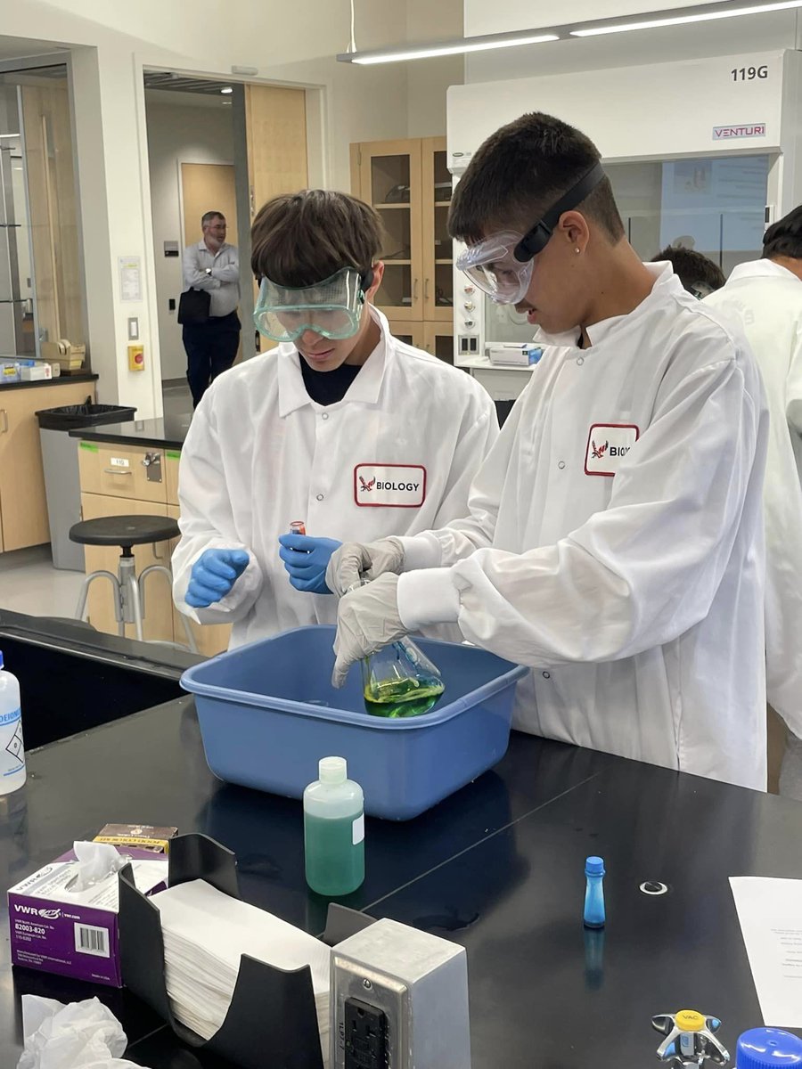 EWUCSTEM's tweet photo. Fun day full of STEM activities last week with Spokane Tribe high school students! Aquatic insects under microscopes with @EWUBiology; "elephant toothpaste" with @EwuChemphys; surface and ground water with @EwuGeology; and tours of the Mechanical Engineering &amp; Technology labs. https://t.co/3gAASmolcs