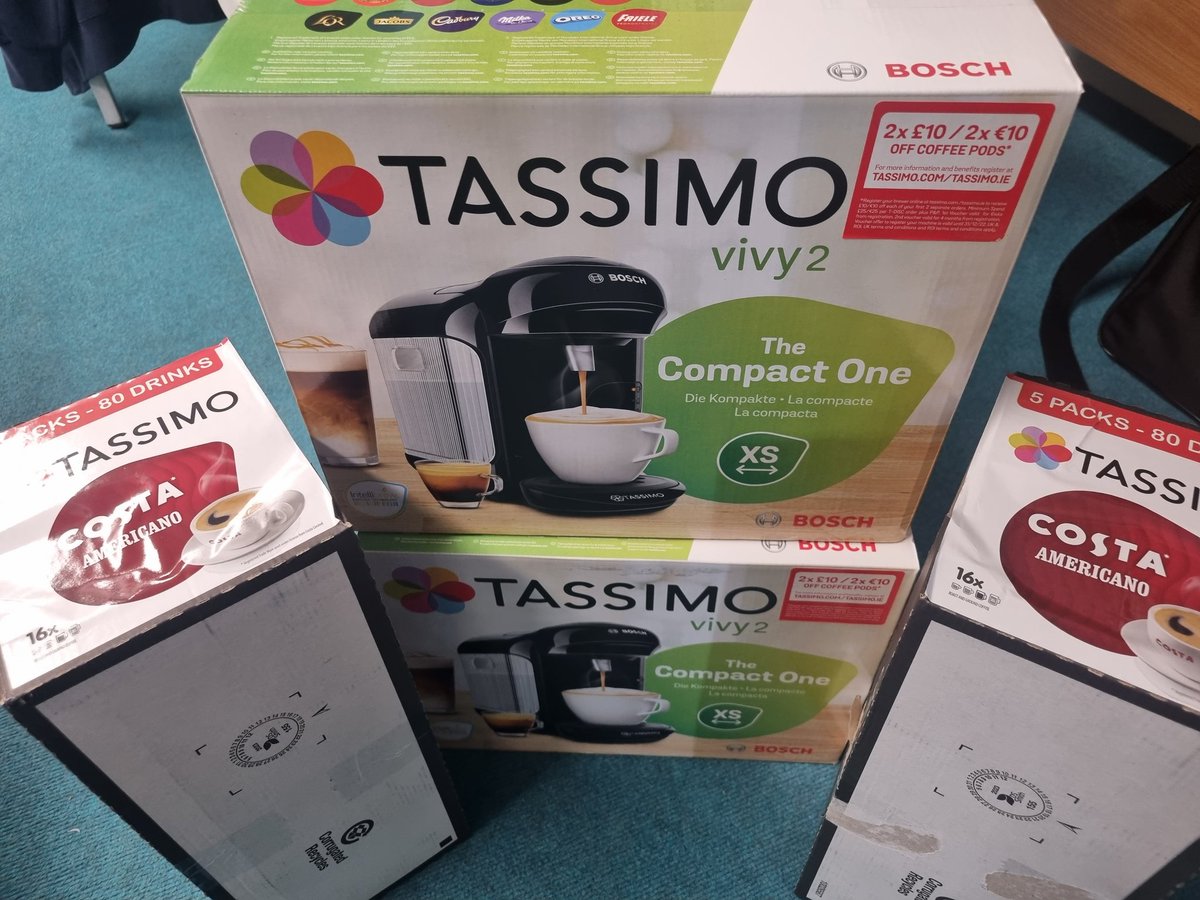 chloe_sttn's tweet photo. Such a lovely hertfelt gift donated to our Widnes North DN teams by the wife of a patient. She wanted to thank the teams for looking after her husband with such care and compassion throughout and during his final days. We are so grateful  @BCHFTStaff #DistrictNursing @tassimo_uk https://t.co/sG9k4dQclP