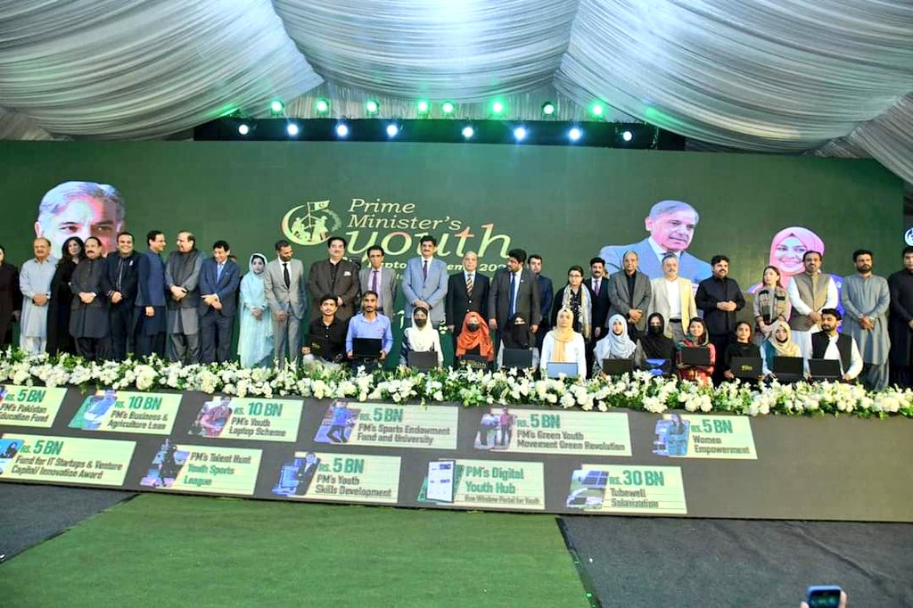 fahadali_butt's tweet photo. Congratulations on you well deserved success @ShazaFK ! Youth Media Team is so proud of you. Your hard work and perseverance have paid off! 
Wishing you even more success in future. Ameen!
#theymtsindh #PMForYouth
#PMLN #Sindh #Pakistan https://t.co/uN1rS2igkK