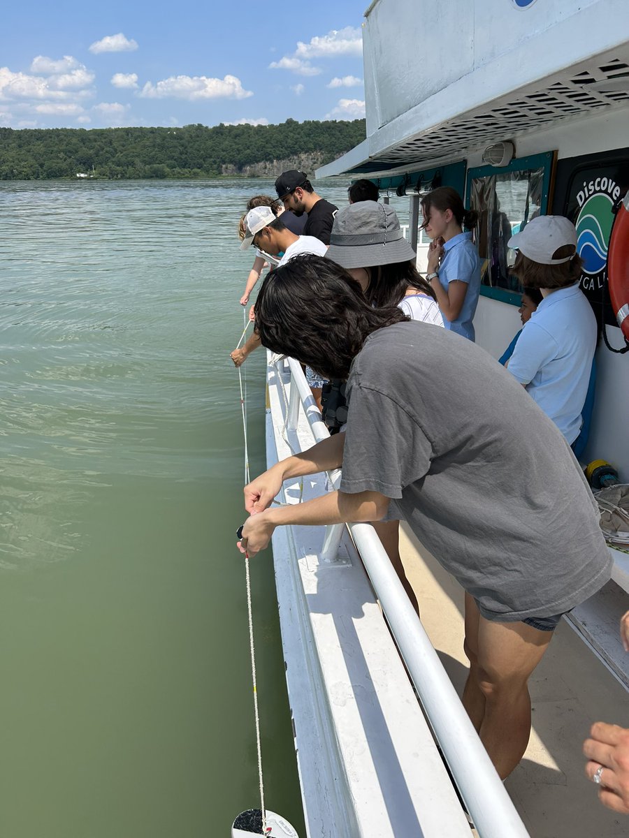 CornellBiolabs's tweet photo. Summer @CornellSCE students enjoyed learning about field research, experimental design & climate change on the Floating classroom on Cayuga Lake. Great reflections on their experiences in the following lab! #cuinthelab #flx #ithaca #summerschool
https://t.co/IDTEo0caaV… https://t.co/WBIj1fUvLX