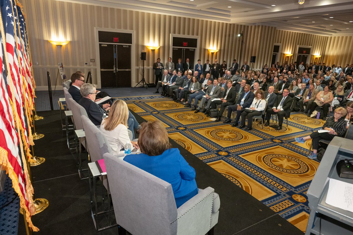 EvelynNFarkas's tweet photo. A great afternoon at the recently held Intelligence and National Security Summit—speaking alongside this distinguished group. Thank you for having me, @AFCEA & @INSAlliance. #IntelSummit23
@McCainInstitute https://t.co/OgGEWDKAJT