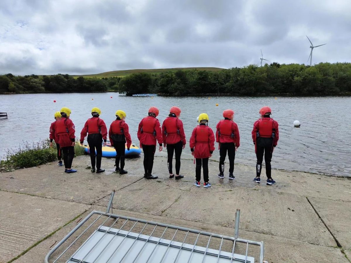 The first of our Parc Bryn Bach Summer Activities started today with young people taking to the water Tiki Boarding! Lots of laughs and the chance to do some open water swimming to - da iawn! 😎

#youthwork #youthworkworks #blaenaugwent #youthempowerment #youngpeople