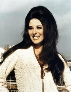 On this day in 1942 Miss Bobbie Gentry came into the world. Happy Birthday Bobbie!!!
Click on the link below to hear my new single ‘Come Back Bobbie Gentry’.
youtu.be/LLRVlKJeVU4
#bobbiegentry #passthebuscuits #legendarylady #tallahatchiebridge