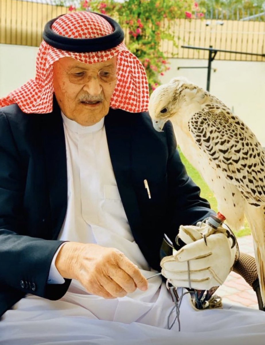 نعزي انفسنا ونعزي قبيله عنزه عامه بوفاه المغفور له باذن الله تعالى الشيخ #متعب_بن_محروت_الهذال