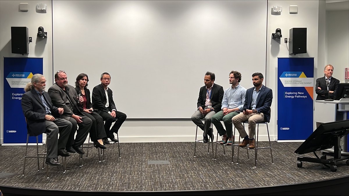 DOEelectricity's tweet photo. Rapid Operational Validation Initiative (ROVI) aims to reduce the time it takes to test + validate emerging #EnergyStorage tech. 🔋 In this afternoon's session, panelists from 6 #NatLabs discuss the approach to carry out ROVI for Flow + Lithium Battery technologies. #ESGCSummit https://t.co/UUJjJcDyqG
