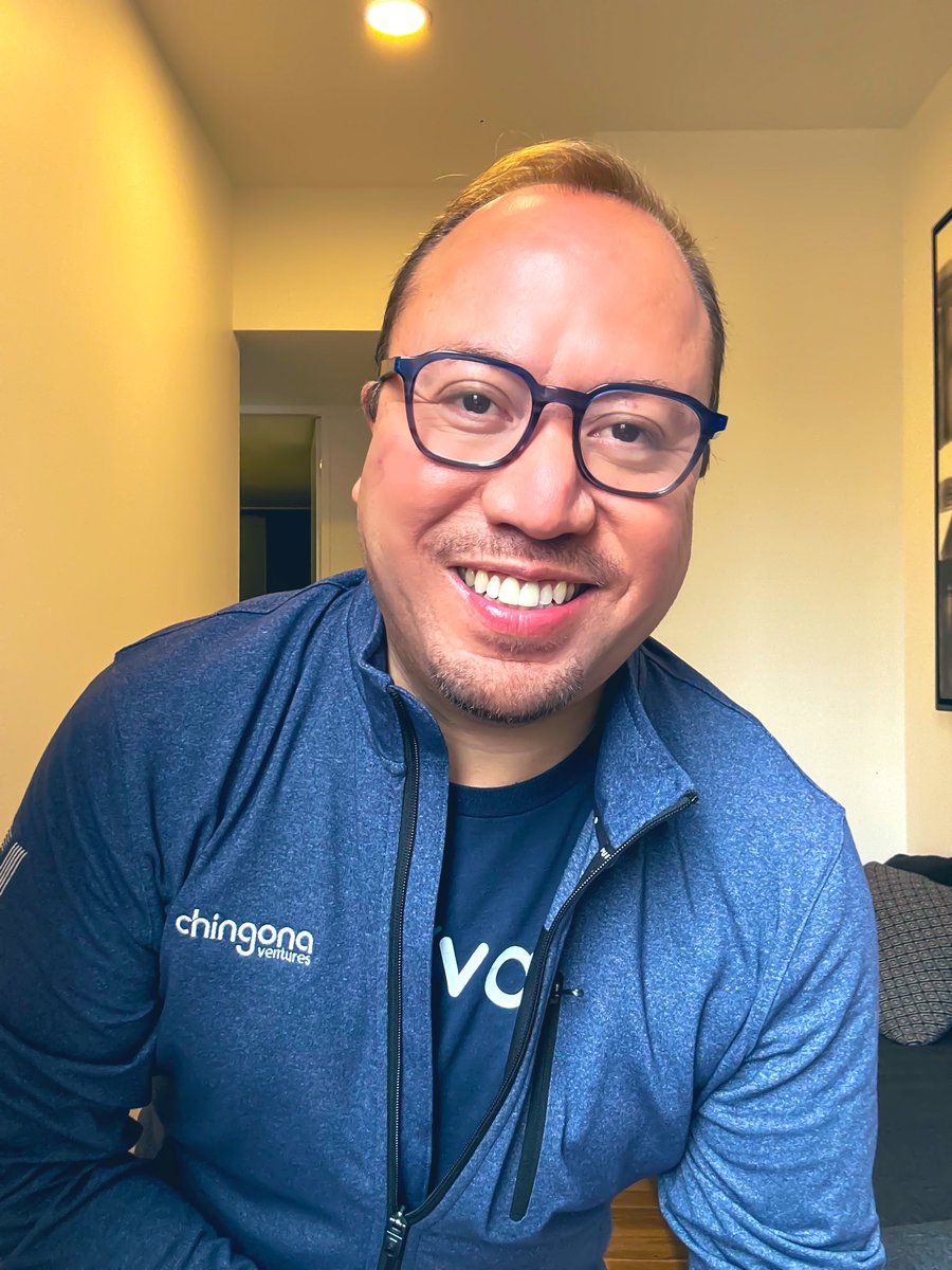 I have a new favorite sweater to complement my <a href="/InnovareSIP/">Innovare</a> swag! 🫶🏼 <a href="/ChingonaVC/">Chingona Ventures</a> <a href="/SamaraMHernandz/">Samara M Hernandez</a>