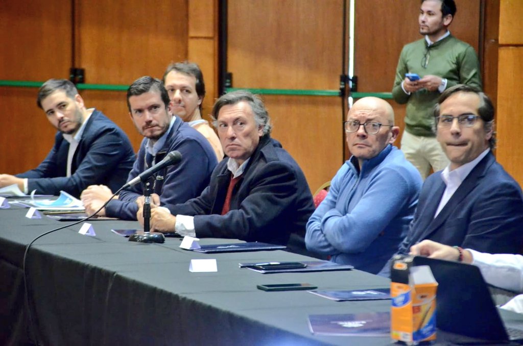 MartinGuemes's tweet photo. Con @GustavoSaenzOK y el equipo de #SALTIC encabezado por @ricardo_villada , recibimos a representantes de empresas de telecomunicaciones. Mostramos avances en materia de infraestructura que realizamos y compartimos una mesa de diálogo para mejorar entre todos la conectividad. https://t.co/XY0SQKa6sX