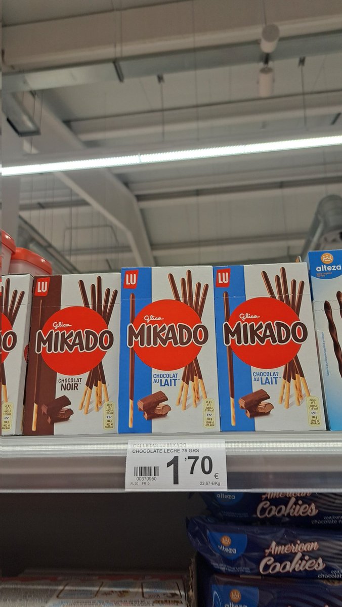 Portugal // Espanha
Salário mínimo:
760€      //  1100€

Mas o mais importante é criar palcos para 1 dia e os salários que se fodam