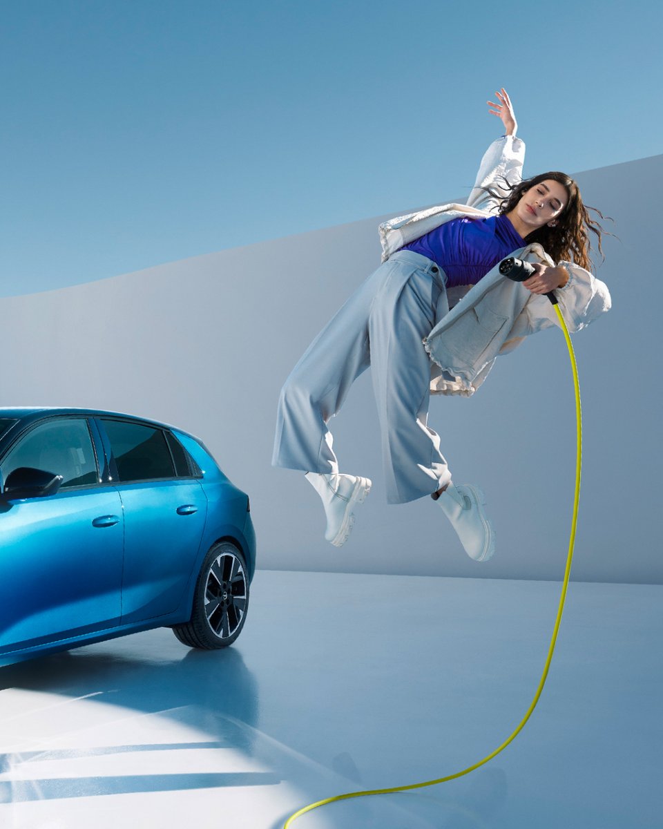 OCiudauto's tweet image. Libérate de las limitaciones con el #𝗢𝗽𝗲𝗹𝗔𝘀𝘁𝗿𝗮 𝗘𝗹𝗲𝗰𝘁𝗿𝗶c⚡. 

Una carga rápida y estás listo para salir. 

#HiEnergy ⚡

𝐎𝐩𝐞𝐥 𝐂𝐢𝐮𝐝𝐚𝐮𝐭𝐨 
Ctra. Carrión, km311 C-R
𝟗𝟐𝟔 𝟏𝟔 𝟑𝟗 𝟎𝟎

Concesionarios Grupo Ciudauto en Ciudad Real, Valdepeñas y Tomelloso.