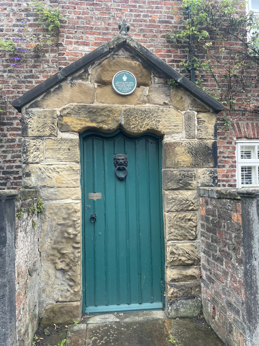 OakbridgeSchool's tweet photo. Researching for our history curriculum today #northallerton #newschool #WeAreDales #WeAreOakbridge https://t.co/gIXLqhtDlx