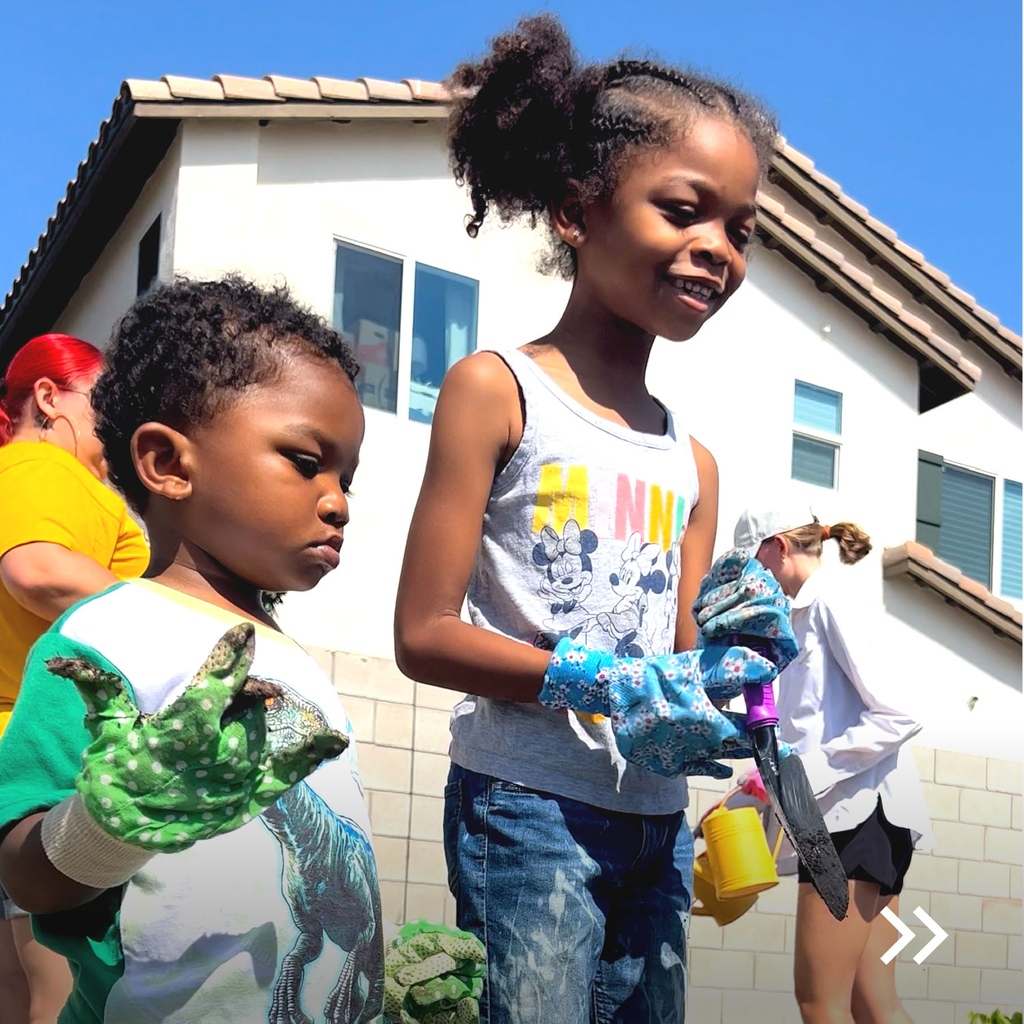 COREresponse's tweet photo. Community Gardens Are: Food, Climate Action, Learning, and Healing!

KIPP Compton is building 7 garden beds on their campus, creating an impact that goes beyond expectations. In just a few days, their efforts will benefit future generations.
Donate today to support our mission! https://t.co/PzMZtYghkC