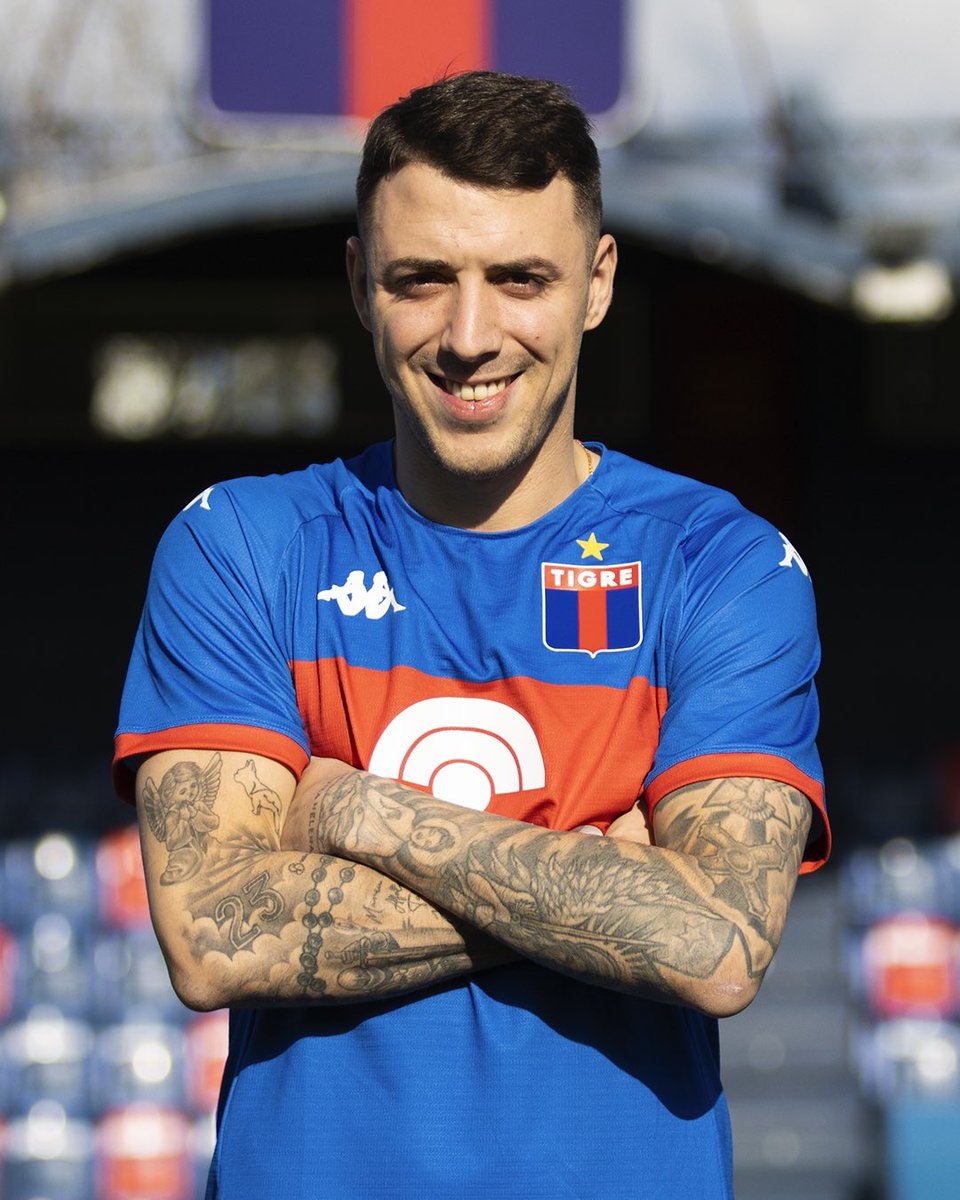 catigreoficial's tweet photo. ✍️ Renzo López se convirtió en el primer refuerzo del Matador de Victoria.

⚽️ El delantero llega como jugador libre y firmó su vínculo con el club hasta el 31 de diciembre de 2025.

¡VAMOS CON TODO, URU! 👊

#TigreCorazón💙❤️💙 https://t.co/wc0JOQo1EP