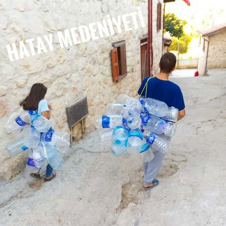 akdenizindoga's tweet photo. Susuzluk... Çaresizlik... Nedir bilir misiniz ?
Ailenin su ihtiyacını karşılayabilmek için kilometrelerce yürüdün mü hiç? https://t.co/0mKblKlQQ0
