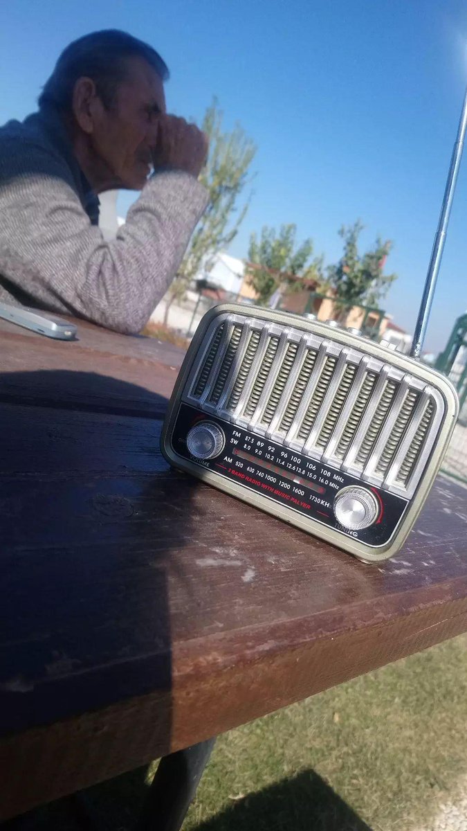 portkllimonta's tweet photo. Dedemle birinin selası verildiğinde kimmiş diye  beraber dinlerken hiç düşünmemiştim bir gün onun en sevdiği çorbayı içerek selasını dinleyeceğimi. 💐 https://t.co/XgexJbB40U