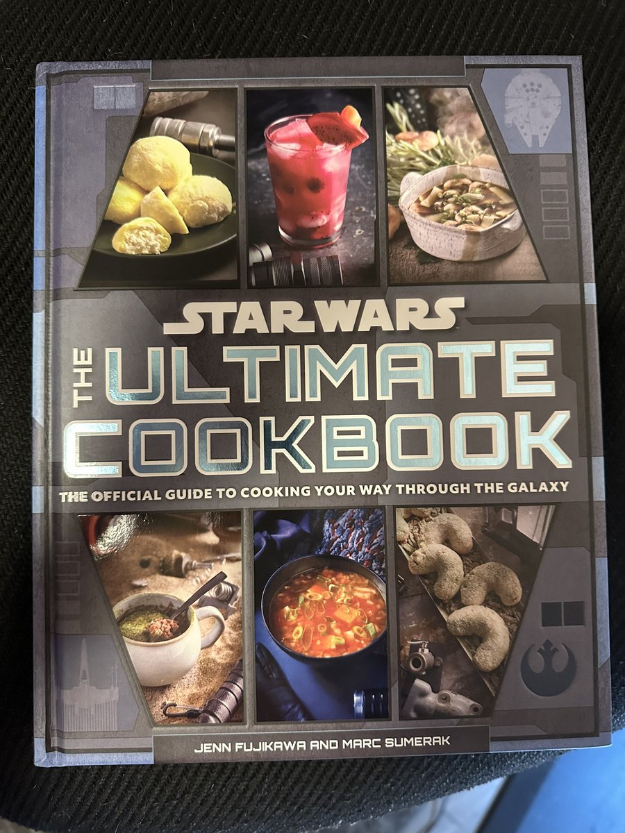 StarWarsExplain's tweet photo. Definitely going to try some of the recipes in this! https://t.co/v89lp3okRa