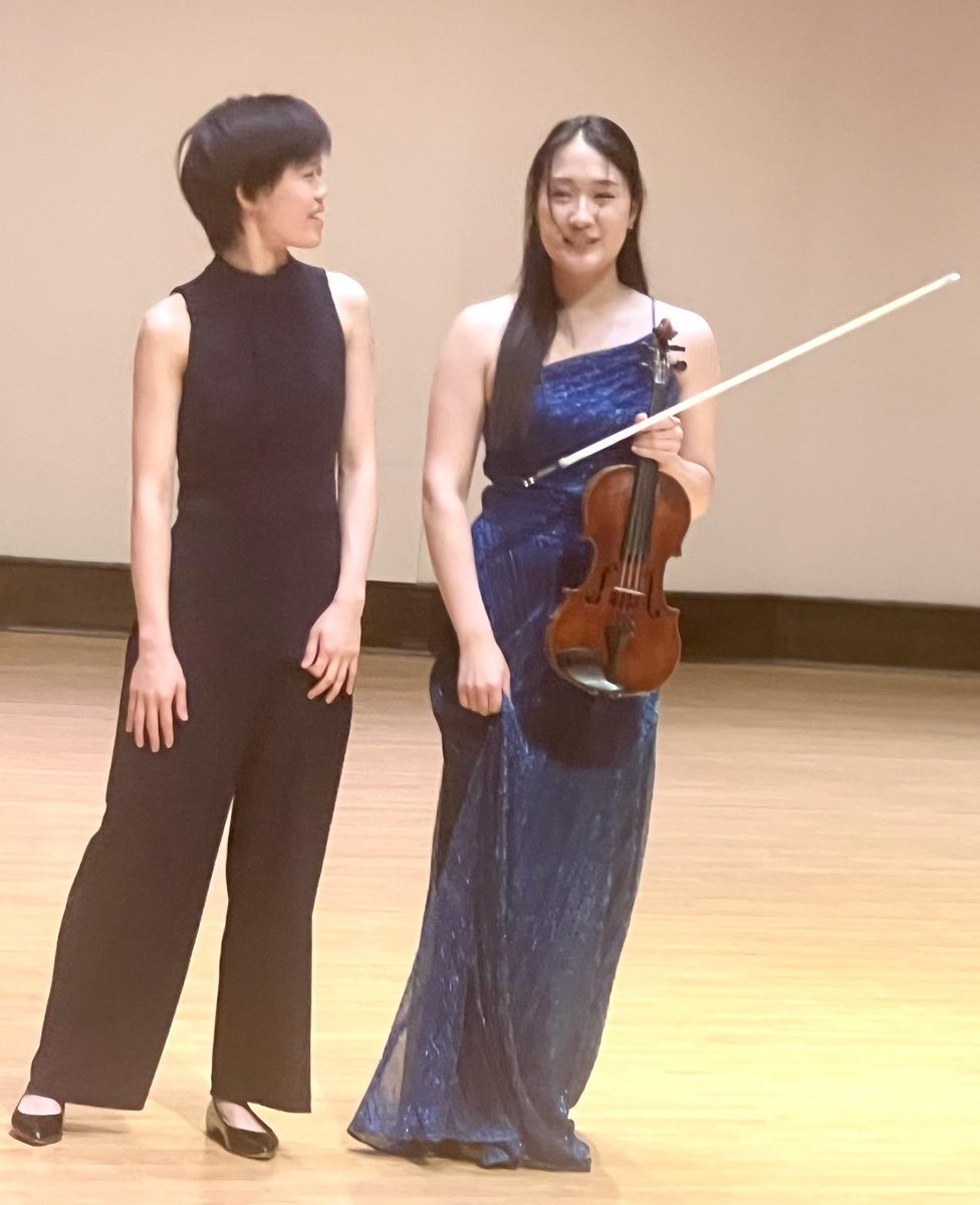 bijabennett's tweet photo. Sponsoring #violinist Yebin Yoo through the “Bennett Emerging Artist Fellowship” at the Ravinia Steans Music Institute is an honor. 

Last week, she performed Brahms Violin Sonata No. 3 alongside #pianist Adria Ye and I was blown away by the depth and beauty they evoked! https://t.co/4ugH6VMhgh