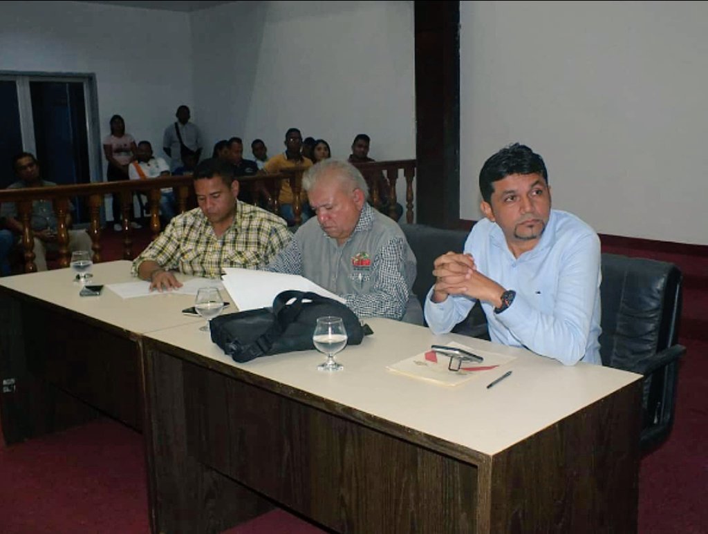 HoffmanJoseV's tweet photo. Hoy en #Sesión  #Extraordinaria aprobamos recursos enviados por el Presidente @NicolasMaduro al Ejecutivo Regional, los cuales serán destinados para adquirir insumos y medicamentos para el pueblo apureño
@dcabellor @eduardopiate2 @PartidoPSUV @PSUVEnApure 
@drodriven2 https://t.co/0GR3x4Ks53