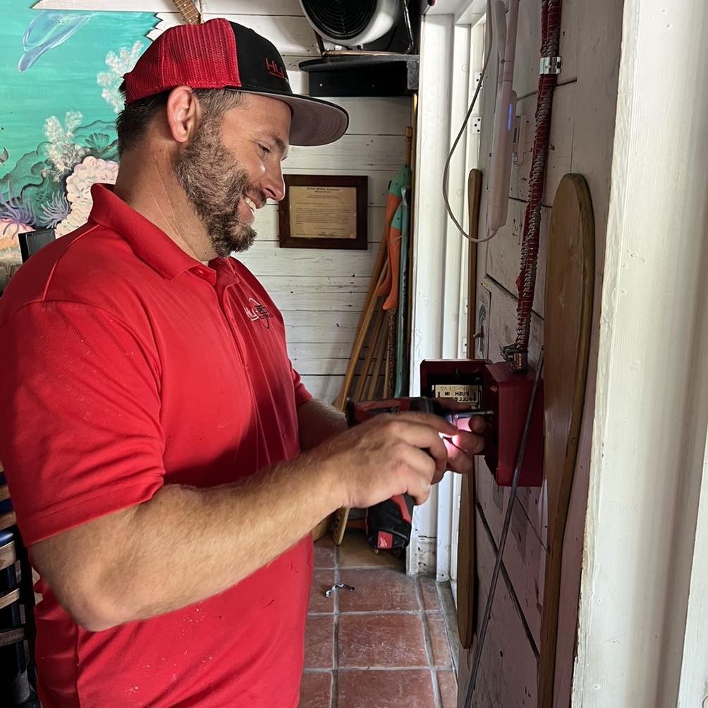 HyTechFlorida's tweet photo. It brings us great joy knowing we are helping to protect local businesses throughout the Florida Keys &amp; Key West.
Fire Alarm System Installation

#firealarmsystems #florida #floridakeys #soundsystem #fireprotection #datacabling #audiovideoinstallation #accesscontrol https://t.co/74DOAMz5ZV