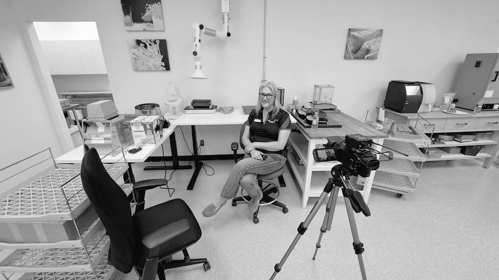 mzienkie's tweet photo. Great day doing interviews at the @2020SeedLabs open house celebrating its 10th anniversary in Winnipeg! @GerminationMag https://t.co/XgiwHtjuwI