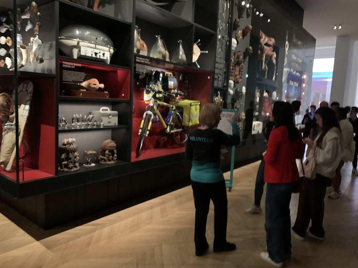 Ldn_Ambulance's tweet photo. The @sciencemuseum has a dedicated volunteer and researcher talking visitors through the history behind this incredible service 👇

@LAS_CycleTeam #NHS75 https://t.co/0JUth0Dmmf