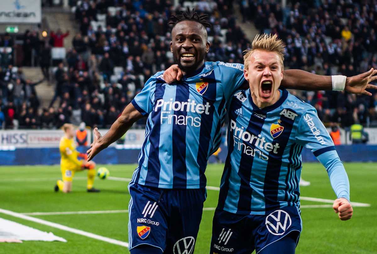 Moltaas's tweet photo. @JohanDykhoff34 @Marcusthapper Inte fläckfritt, men inte fan är dåliga vänsterbacksvärvningar vårt signum? https://t.co/HLQTemKOau